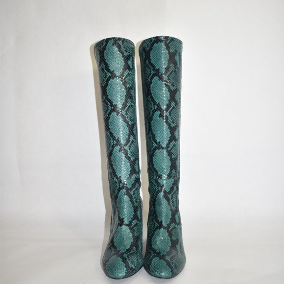 $850 STUART WEITZMAN Livia 80 Emerald Python Printed Leather 6.5 (2)(MW9) - Picture 2 of 7